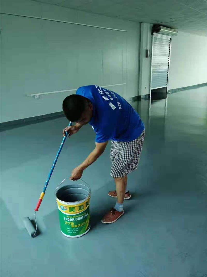 影響重慶水性地坪漆公司發(fā)展的外部因素有哪些？