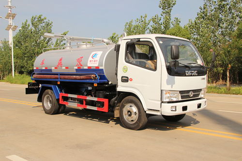 多功能環衛利器——東風清洗吸污車吸糞車